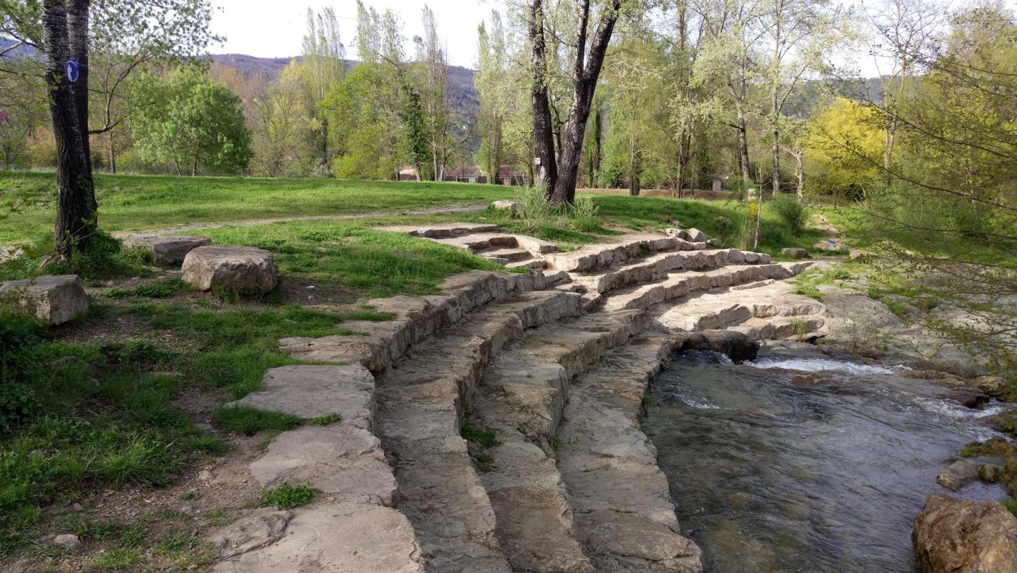 Le Moulin Aux Chandelles 2, Vacances & W-E, Vues Riviere, Montagne & Ville, Tout Confort Deconnecte, Eclairage Bougies, Connexions A 200M Au Centre Le Vigan Gite Les Amoureux De L'Arre, Randonnee Chemin De Saint-Guilhem-Le-Desert, Lire Profil Avant R Exterior foto